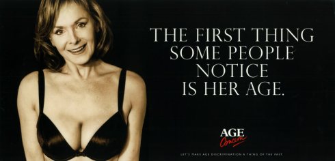 18_ageconcernopti Le vieillissement est une des problématiques médico-sociles les plus discutées au 20e siècle. L'affiche ci-dessus vient d'une campagne de l'ONG britatnnique Age Concern